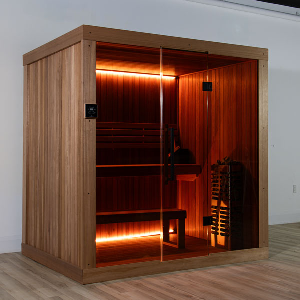 Studio (64x84)