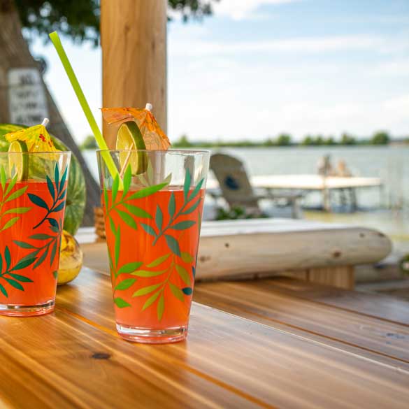 Tropical Paradise Tiki Bar - LeisureCraft